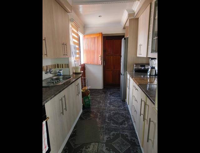 3 BEDROOM HOUSE FOR SALE IN MOGWASE UNIT 5